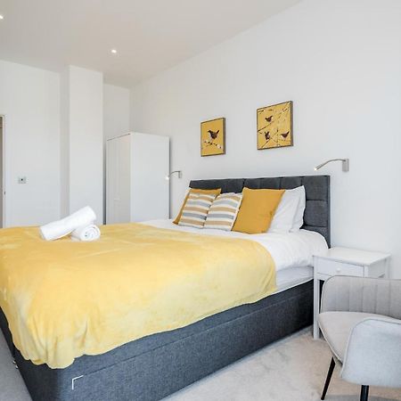 Top Floor Luxury 2 Bedroom St Albans Apartment - Free Wifi Eksteriør bilde