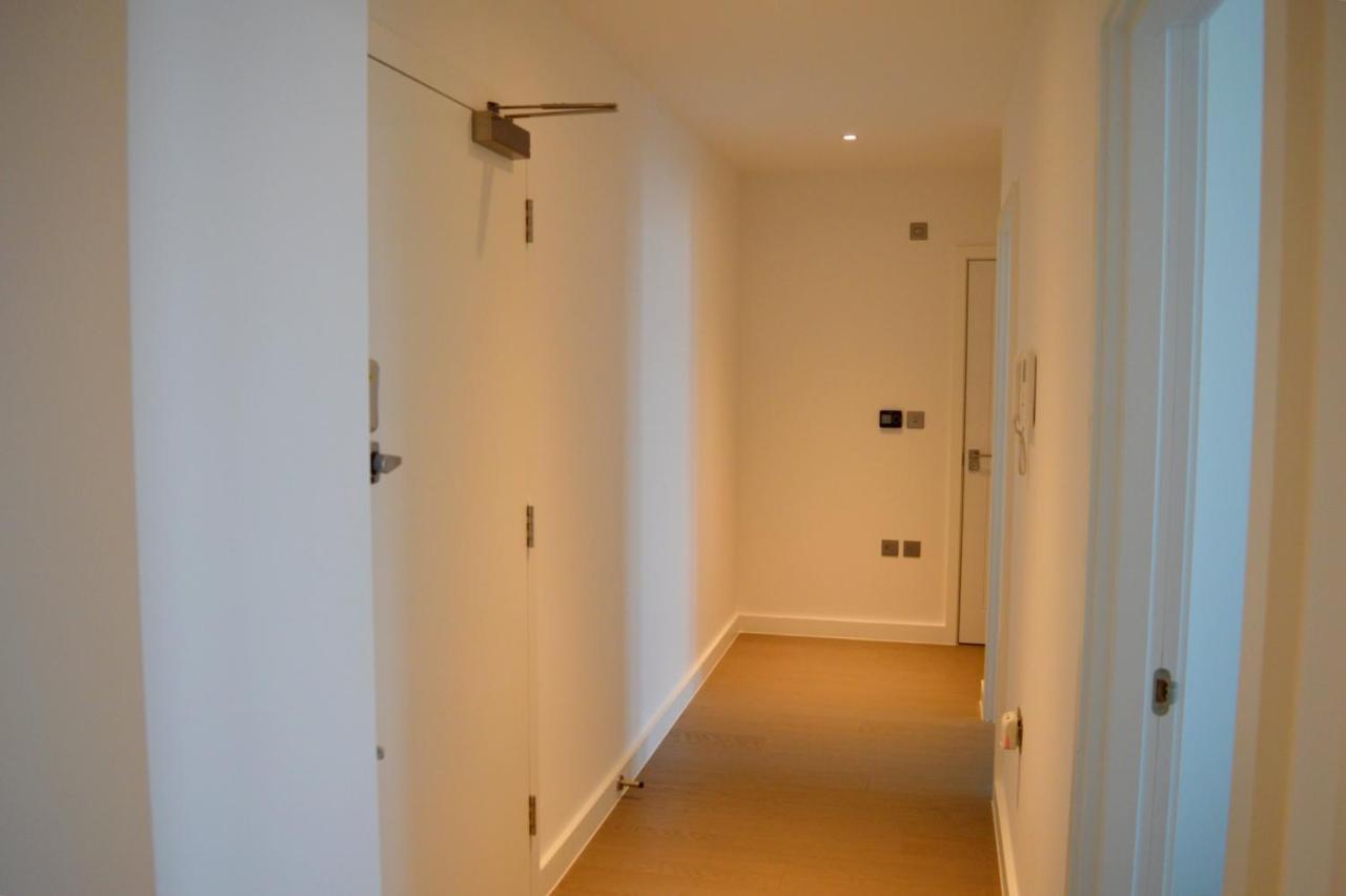 Top Floor Luxury 2 Bedroom St Albans Apartment - Free Wifi Eksteriør bilde