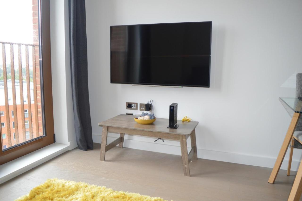 Top Floor Luxury 2 Bedroom St Albans Apartment - Free Wifi Eksteriør bilde