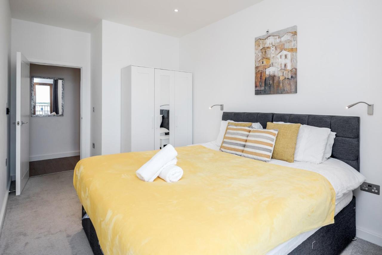 Top Floor Luxury 2 Bedroom St Albans Apartment - Free Wifi Eksteriør bilde