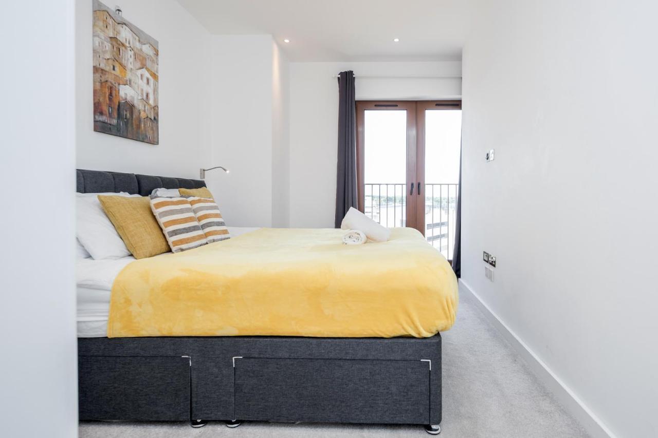 Top Floor Luxury 2 Bedroom St Albans Apartment - Free Wifi Eksteriør bilde